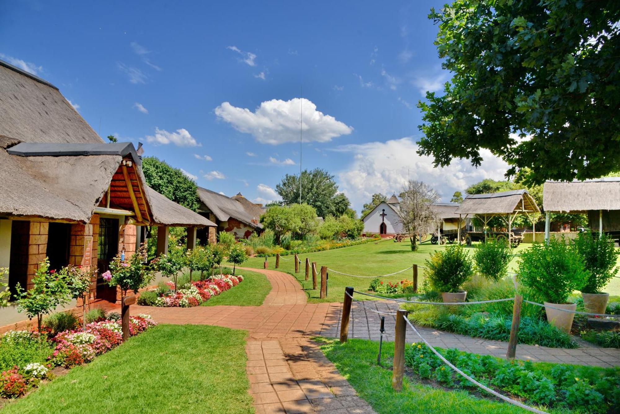 African Hills Safari Lodge & Spa 마갈리스버그 외부 사진
